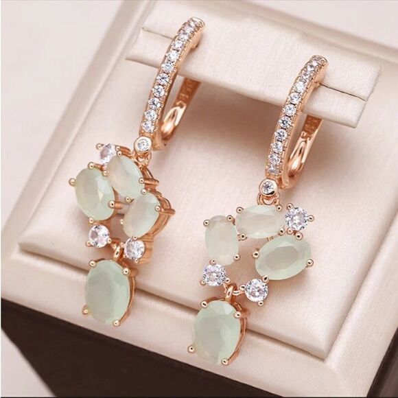 #33 Chalcedony Color Zircon Flower Gemstone Earrings - Picture 1 of 10